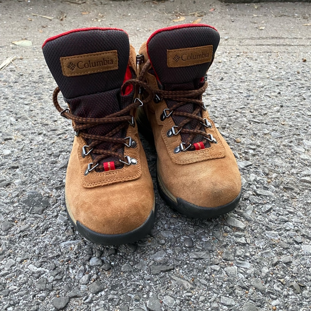 Columbia Women's Newton Ridge Plus Amped Waterproof Hiking Boots